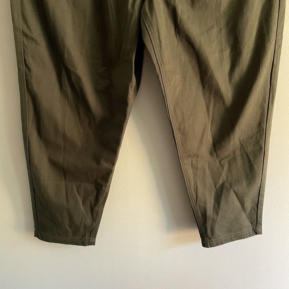 BLANKNYC Women 31 Hakuna Matata High Rise Pleated Belted Tapered Ankle Pant NWT - Picture 3 of 12